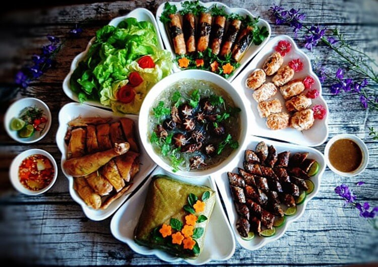 Mâm cúng mặn truyền thống